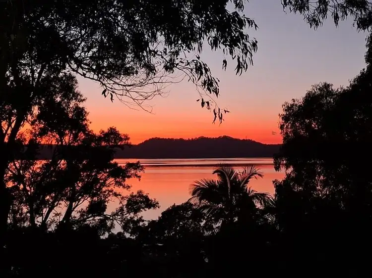 50 Resthaven Drive, Lamb Island QLD 4184