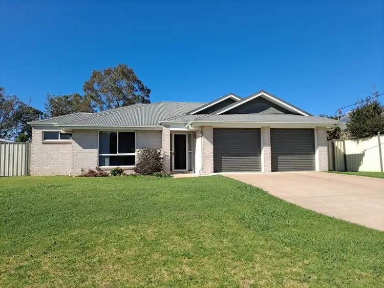 13 William Street, Crows Nest QLD 4355