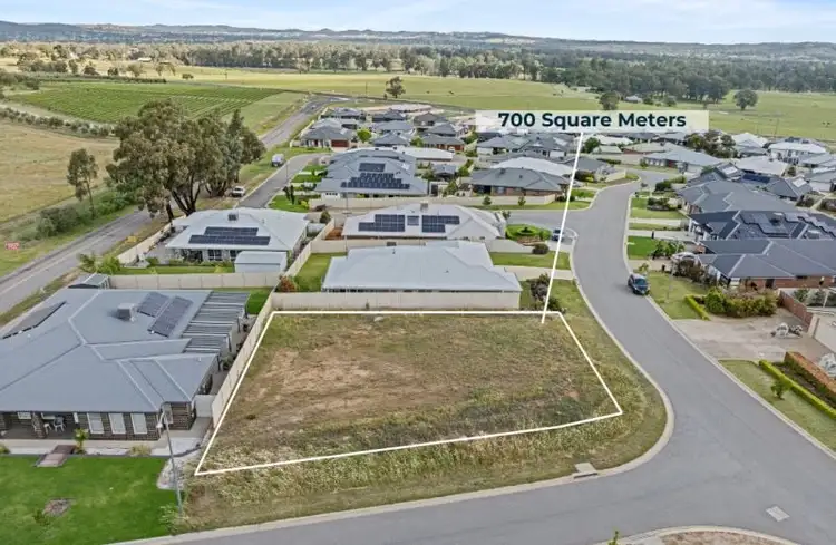 7 Winter Avenue, Gobbagombalin NSW 2650