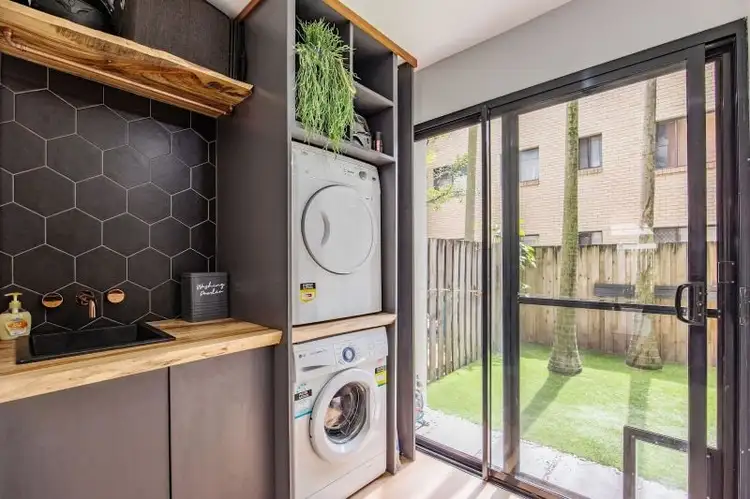 7/23 Bath Street, Labrador QLD 4215