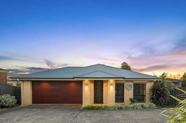 5 Cameron Court, Drouin VIC 3818