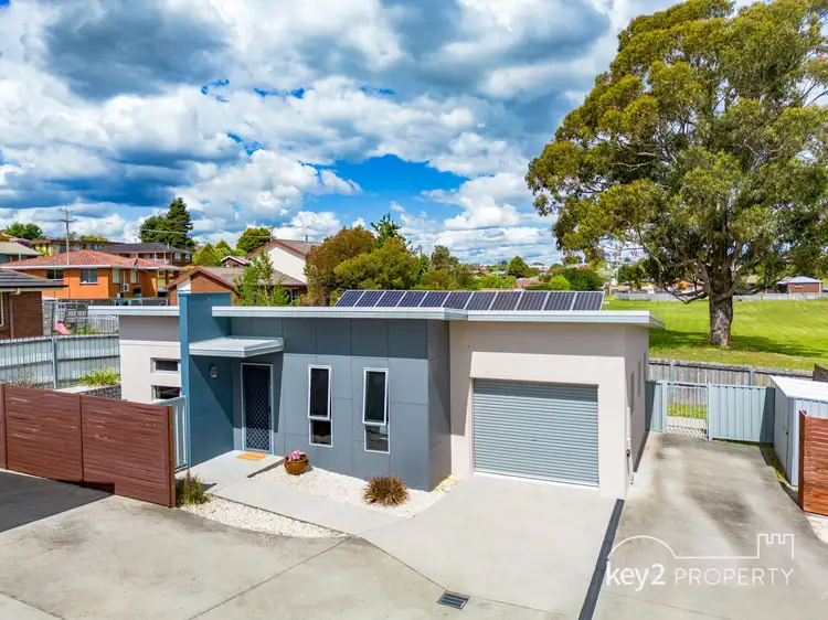 2/21 Dafnis Drive, Newnham TAS 7248