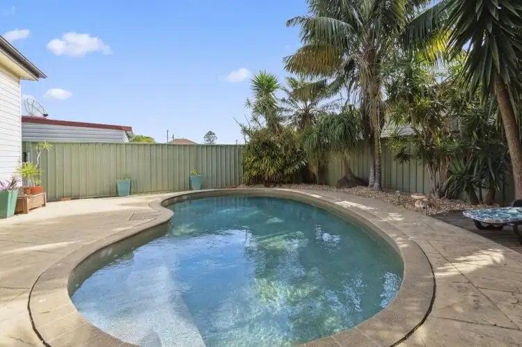 42 Sassafras Avenue, Windang NSW 2528