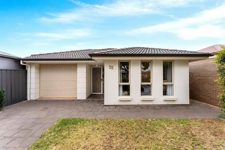 25 Burley Griffin Drive, Andrews Farm SA 5114