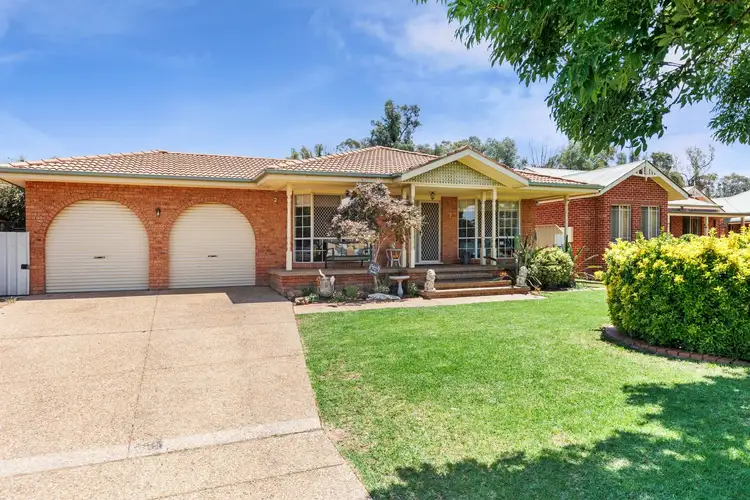 2 Cooba Place, Estella NSW 2650