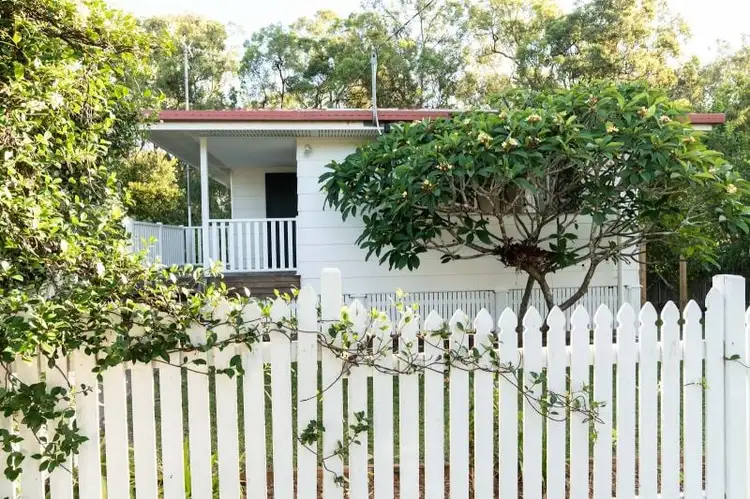 14 Woomera Crescent, Southport QLD 4215