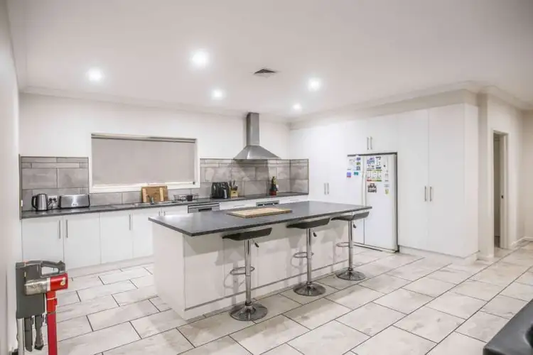 447 Poictiers Street, Deniliquin NSW 2710