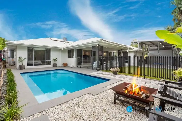 Second view of Homely house listing, 2 Lyndhurst Place, Thornlands QLD 4164