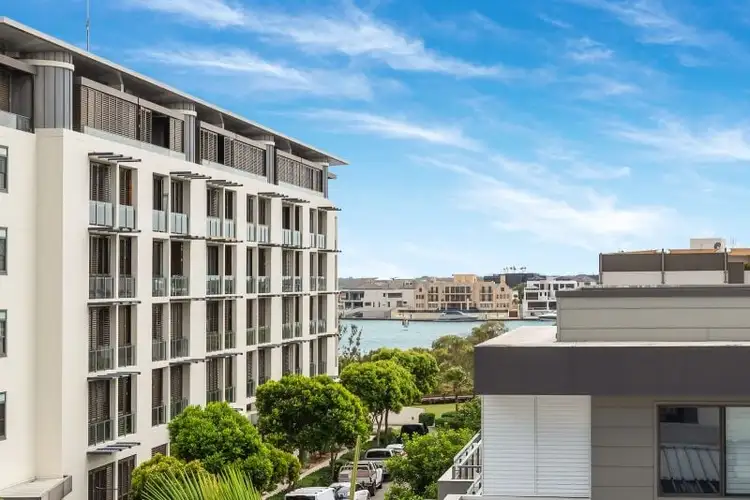 4401/2 Sunset Avenue, Paradise Point QLD 4216