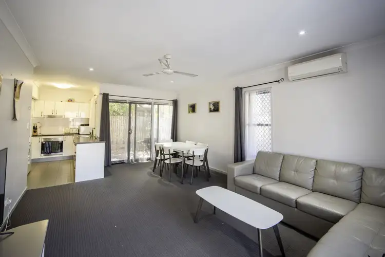 2/21 North Road, Woodridge QLD 4114