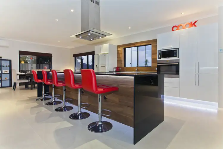 9 Marriott Way, Highland Park QLD 4211