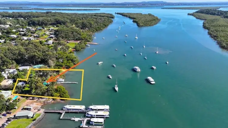 1A Bayview Road, Russell Island QLD 4184