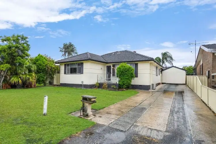 12 Maxwell Avenue, Gorokan NSW 2263