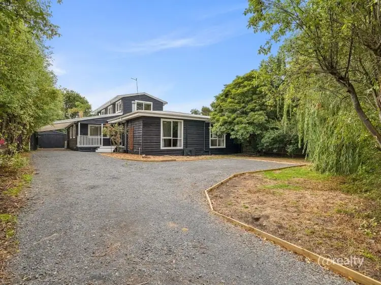 2 Bayview Avenue