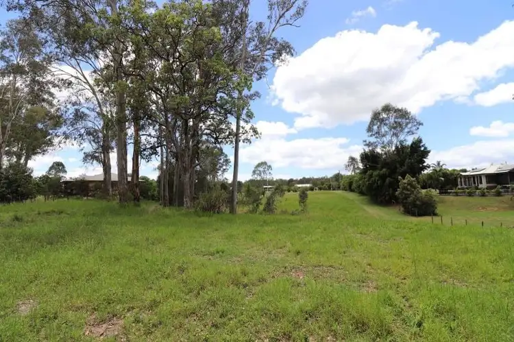 1 Linneus St, Owanyilla QLD 4650