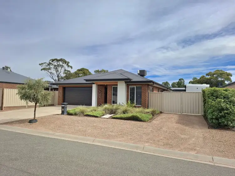 2 Dunvegan Terrace, Strathfieldsaye VIC 3551