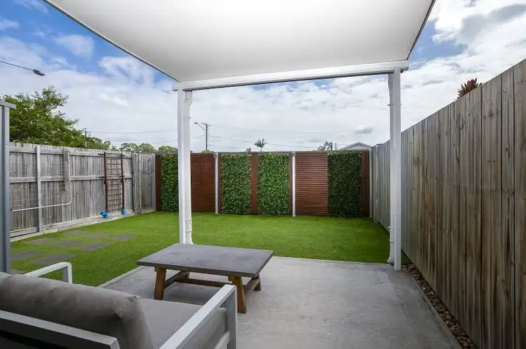 Second view of Homely townhouse listing, 2/1501 Wynnum Road, Tingalpa QLD 4173