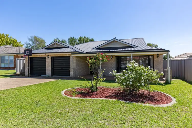 5 Womboin Crescent, Glenfield Park NSW 2650