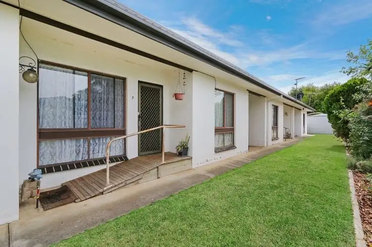 2/426 Urana Road, Lavington NSW 2641
