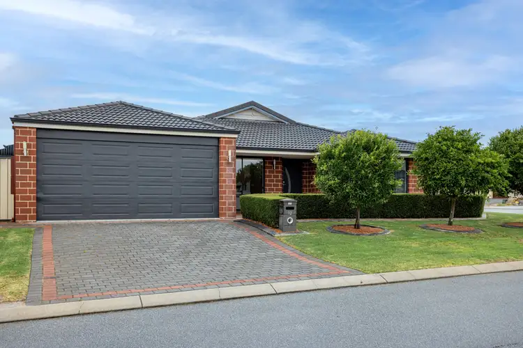 12 Moon Parade, Mckail WA 6330