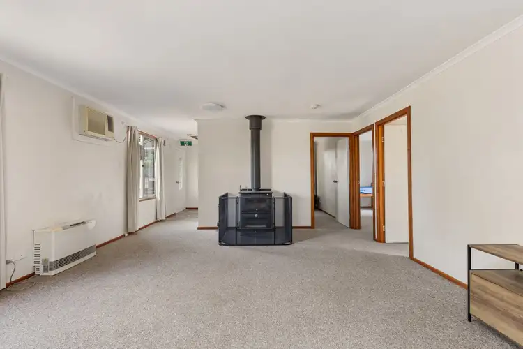 109 Main Street, Lake Albert NSW 2650