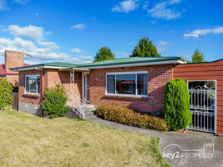 11 Hardinge Avenue, Newnham TAS 7248