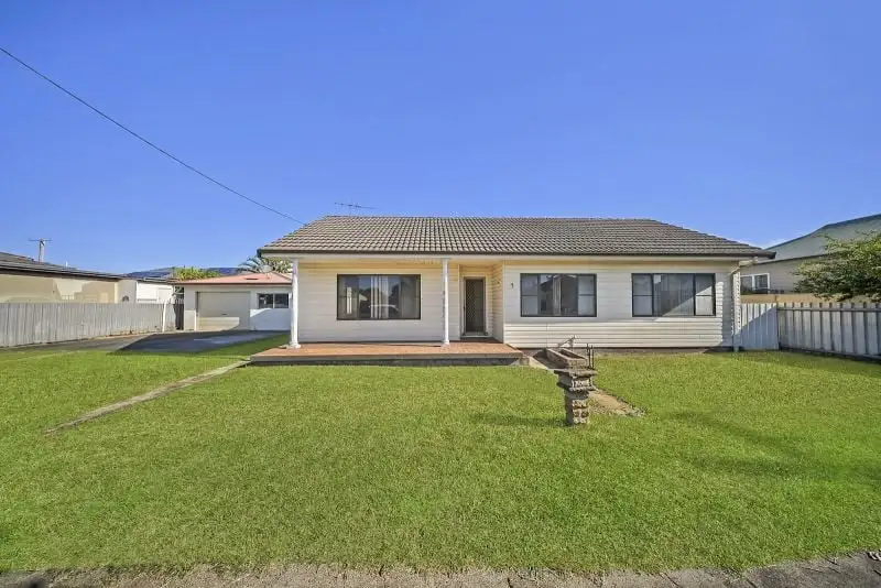 Main view of Homely house listing, 7 Pembroke Street, Stockton NSW 2295