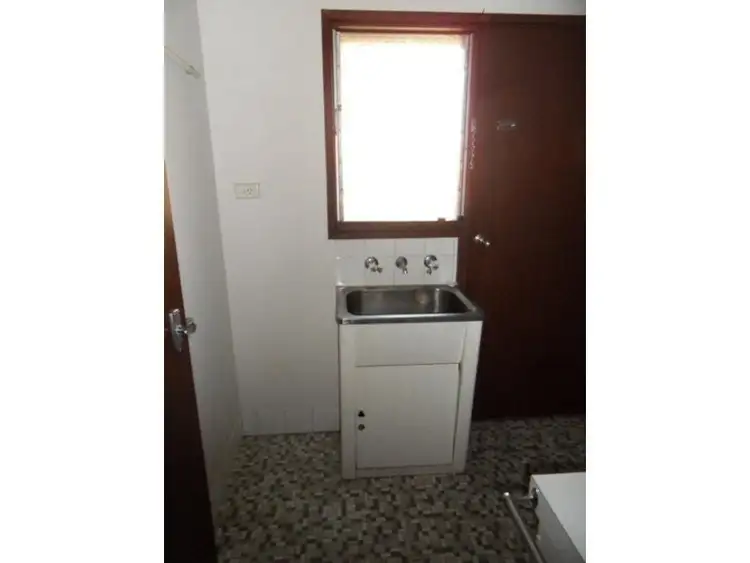 Fifth view of Homely unit listing, 2/8-10 Willow Street, Kooringal NSW 2650