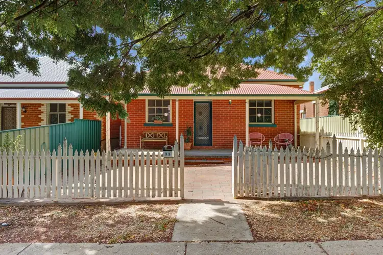 33 Collins Street, Turvey Park NSW 2650