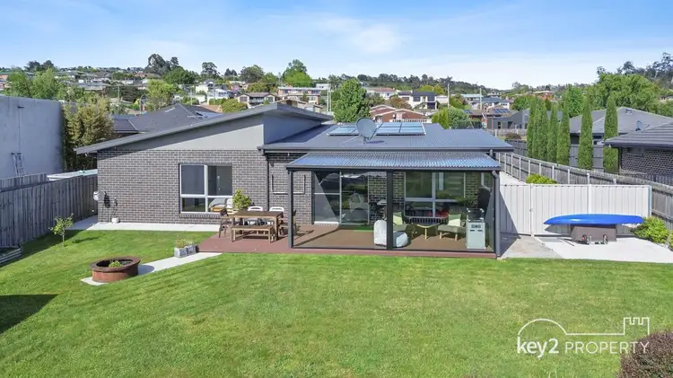 11 Riverbank Place