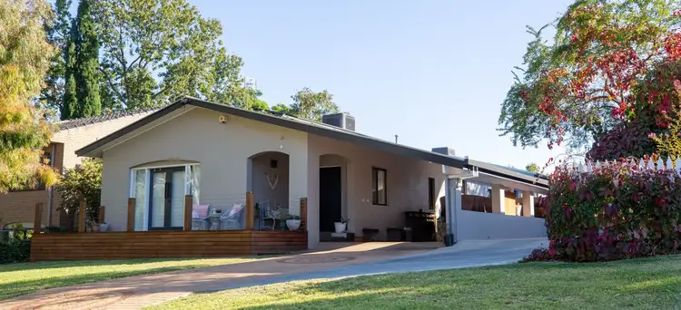 163 Larmer Street, Narrandera NSW 2700