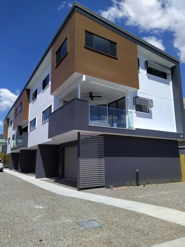 Main view of Homely townhouse listing, 2/31 Broadwater Rd, Mount Gravatt East QLD 4122