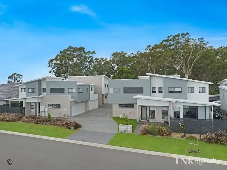 2/125 Crest Road, Albion Park NSW 2527