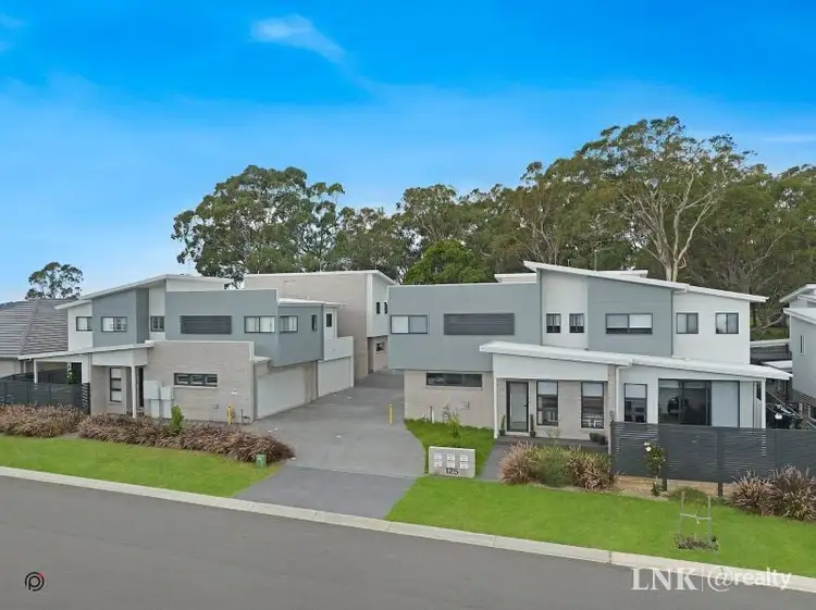 2/125 Crest Road, Albion Park NSW 2527