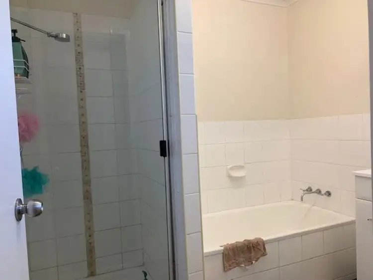 2 Edwards Place, Emerald QLD 4720