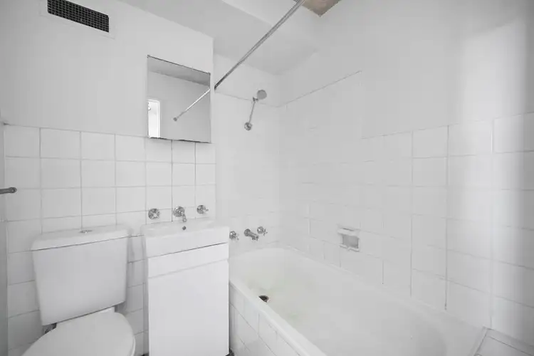Fourth view of Homely unit listing, 4B/85 Elizabeth Bay Road, Elizabeth Bay NSW 2011
