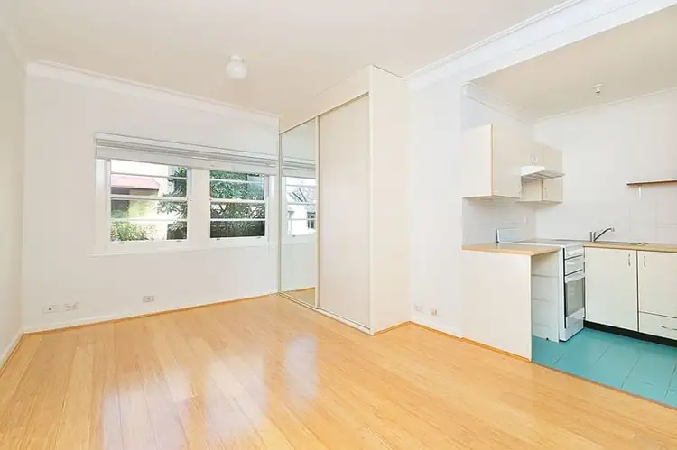 9/12 Ward Avenue
