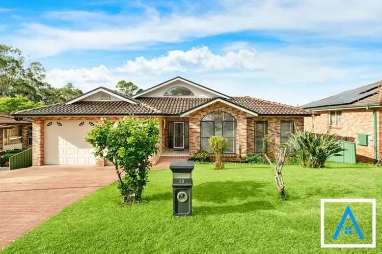 19 Greco Place, Rosemeadow NSW 2560
