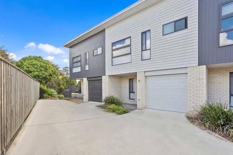 2/90 Learmonth Street, Strathpine QLD 4500