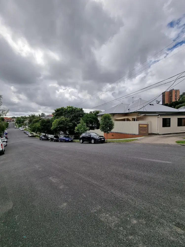 2/11 Moy Street, Kelvin Grove QLD 4059