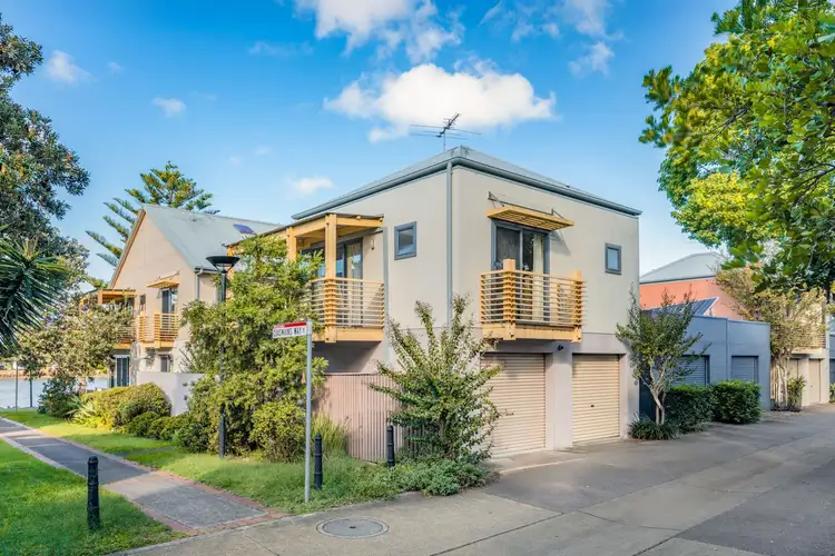 2/8 Coxswains Way, Wickham NSW 2293