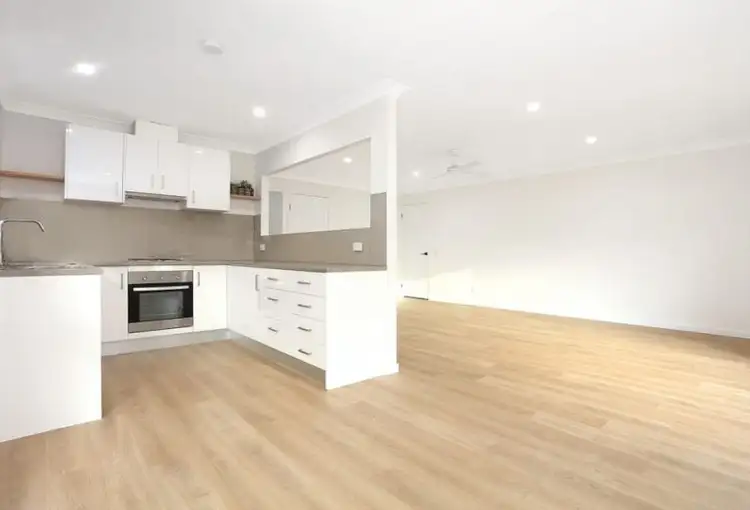 Fifth view of Homely semi-detached listing, 1/32 Corunna Crescent, Ashmore QLD 4214
