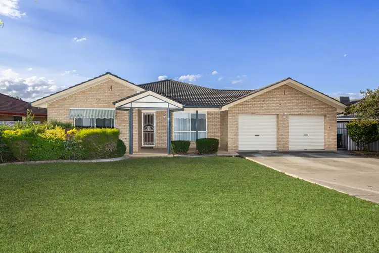 70 Paldi Crescent, Glenfield Park NSW 2650