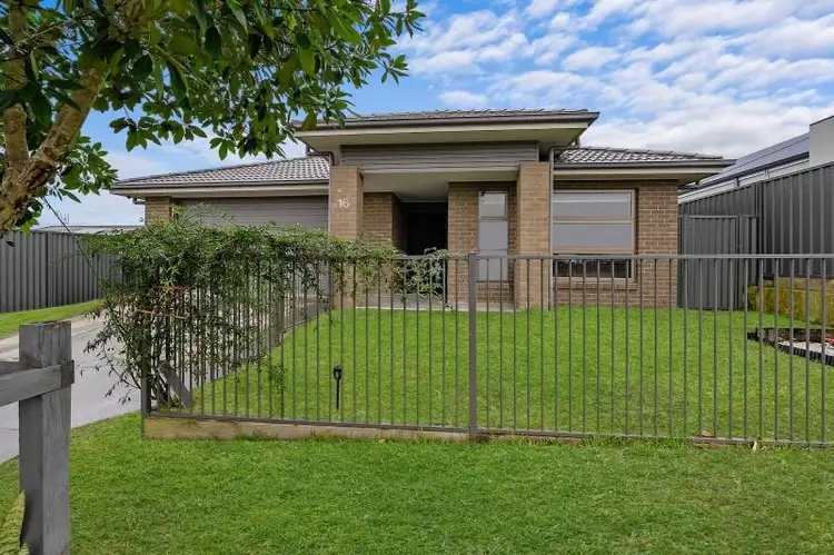16 Carroll Circuit, Cooranbong NSW 2265