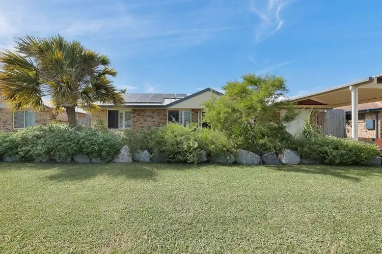 Second view of Homely house listing, 4 Seabreeze Court, Slade Point QLD 4740