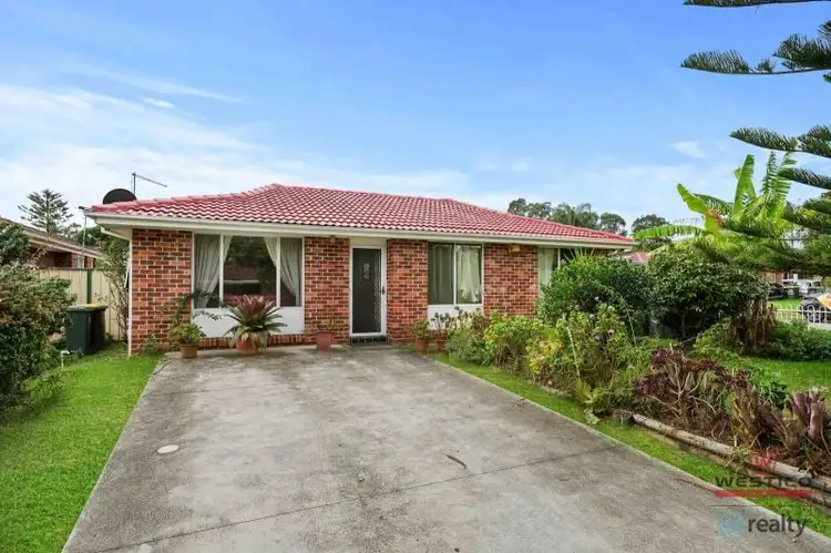 2 Packard Close, Ingleburn NSW 2565