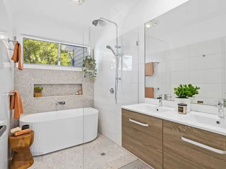 2 Humphreys Road, Loch VIC 3945