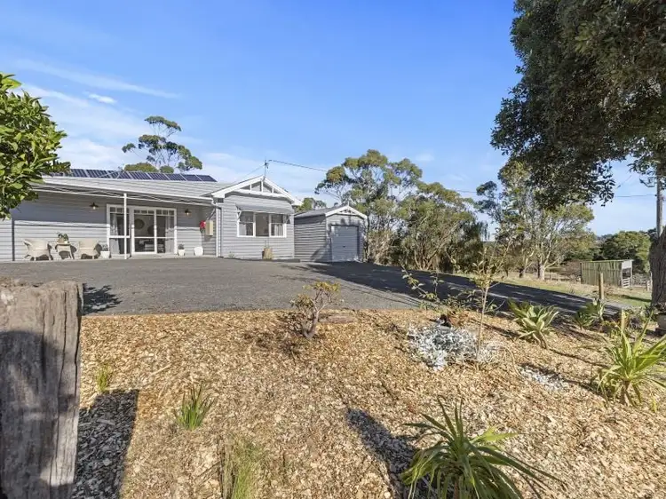 2 Humphreys Road, Loch VIC 3945