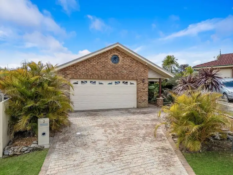 Second view of Homely house listing, 2 Kalimna Close, Lake Haven NSW 2263
