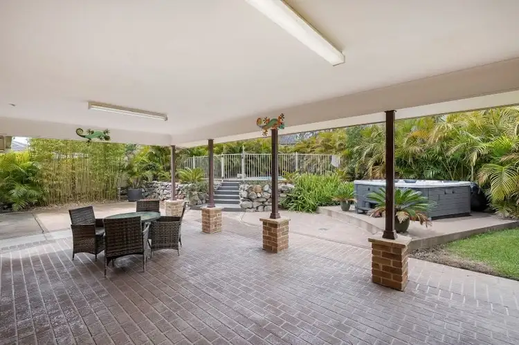 Third view of Homely house listing, 2 Kalimna Close, Lake Haven NSW 2263
